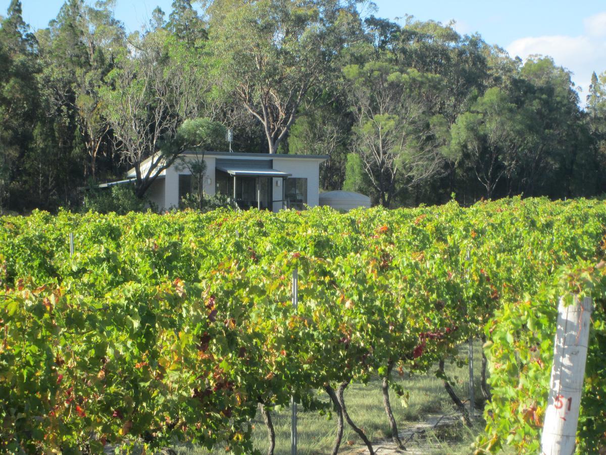 Just Red Wines Cabins Villa Ballandean Exterior photo
